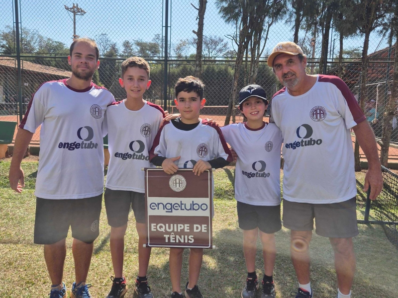 Equipes de Tênis AAA/ Engetubo, estiveram presentes no XXI TORNEIO PLINIO LEME DE TÊNIS